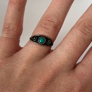Vintage sterling silver ring with turquoise. Size 6.5